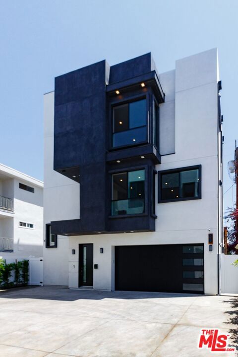 1938 Chariton Street, Los Angeles CA: https://media.crmls.org/mediaz/657d9df3-3dac-4a36-baf8-04725dbce067.jpg
