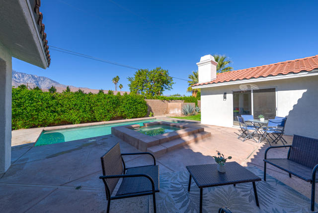 1843 N Whitewater Club Drive, Palm Springs CA: https://media.crmls.org/mediaz/657dd602-8dcb-4d0e-9309-3892f680c52f.jpg