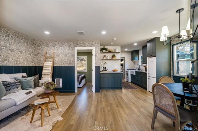 1128 E Country Club Blvd, Big Bear City CA: https://media.crmls.org/mediaz/657dde79-7093-49bd-b480-3b3465261a87.jpg