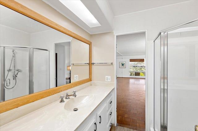 8975 Lawrence Welk Dr, Escondido CA: https://media.crmls.org/mediaz/657deca2-bfd5-4711-ac3c-cee833b2ac8a.jpg