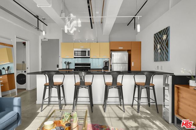 746 S Los Angeles Street, Los Angeles CA: https://media.crmls.org/mediaz/657e46c7-7801-4f21-97fe-72c864377425.jpg