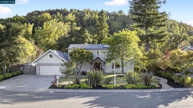 1206 Rimer Dr, Moraga CA: https://media.crmls.org/mediaz/657e60b0-02a9-4a40-99cb-e068cf94301c.jpg