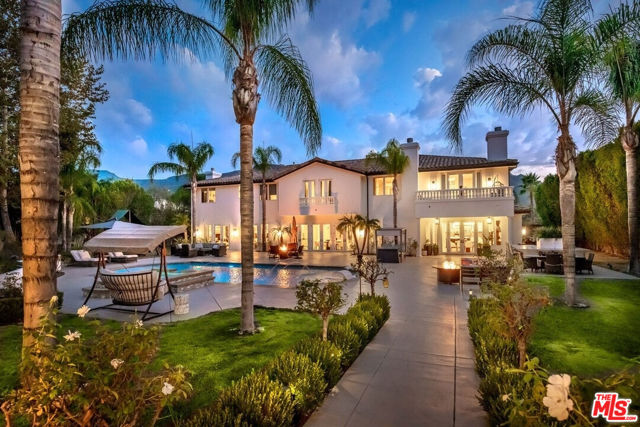 25043 Abercrombie Lane, Calabasas CA: https://media.crmls.org/mediaz/657ea707-6043-407c-ac99-8b2084d9fd0f.jpg