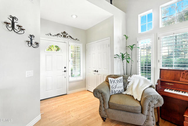 Detail Gallery Image 3 of 20 For 1095 Amberton Ln, Thousand Oaks,  CA 91320 - 3 Beds | 2/1 Baths