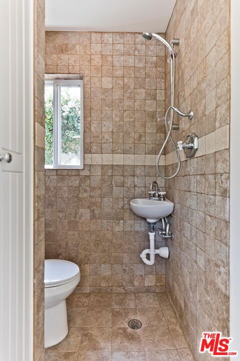 detached Casita bathroom