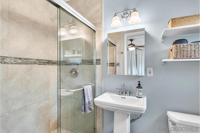 6120 Amaya Dr, La Mesa CA: https://media.crmls.org/mediaz/657f1a87-7145-48f4-947d-1b85ea584b61.jpg
