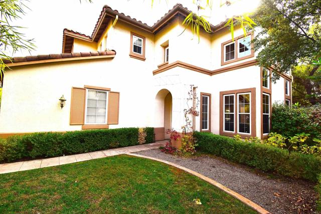 Detail Gallery Image 2 of 32 For 3119 Ferncreek Ln., Escondido,  CA 92027 - 4 Beds | 2/1 Baths