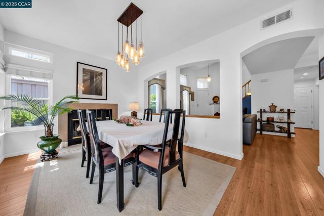 214 S Wildwood, Hercules CA: https://media.crmls.org/mediaz/657fae99-ed58-4001-bbe3-31ecb02bd030.jpg