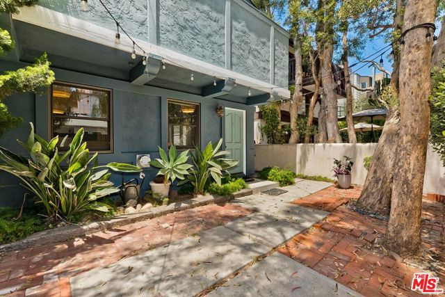 25 20th Avenue photo 4