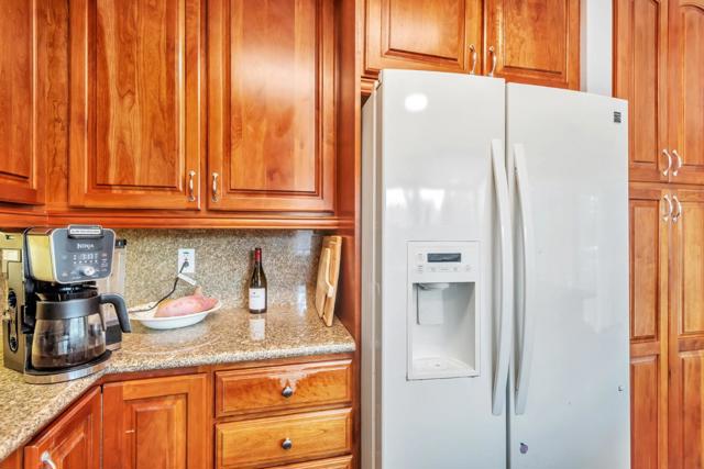 856 Erickson Lane, Foster City CA: https://media.crmls.org/mediaz/65802397-ae20-49d4-9e24-c4a73e7961e5.jpg