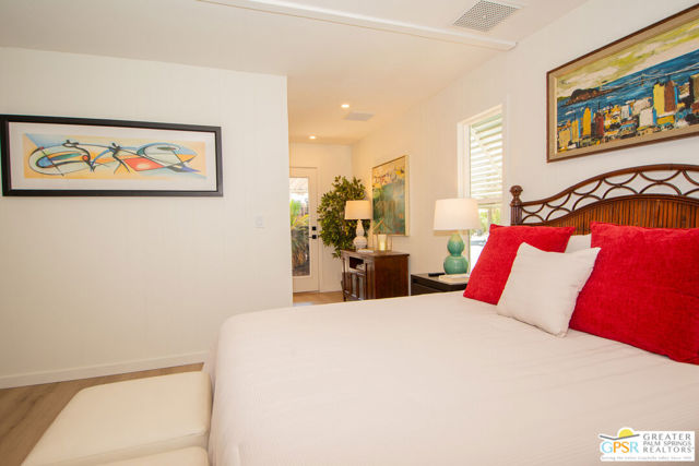 480 Calle Madrigal, Cathedral City CA: https://media.crmls.org/mediaz/65807b07-0f5f-4242-bc88-b435d8f09ad6.jpg