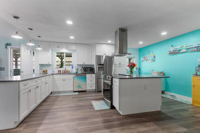1212 H St, Ramona CA: https://media.crmls.org/mediaz/65809e18-4d50-4018-b12e-0182e52ba824.jpg