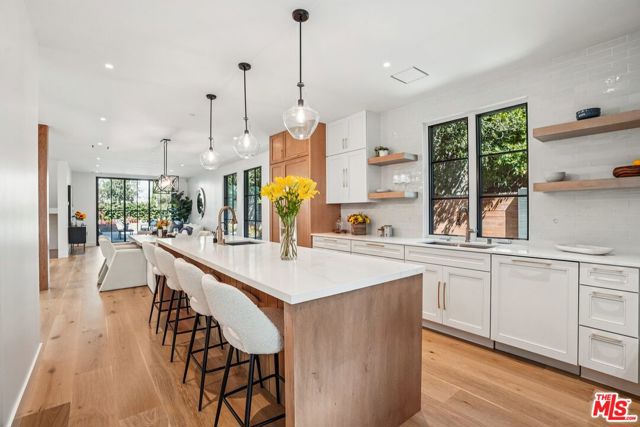 4034 Coolidge Avenue, Culver City CA: https://media.crmls.org/mediaz/6580e283-853a-404b-a836-fc63c10043ca.jpg