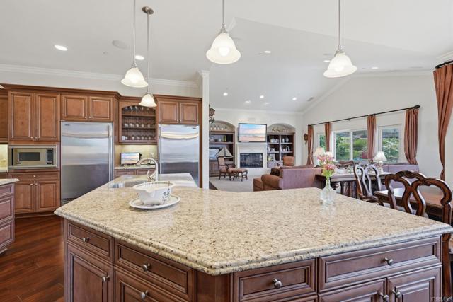 Detail Gallery Image 14 of 74 For 3611 Monserate Hill Ct, Fallbrook,  CA 92028 - 4 Beds | 4/1 Baths
