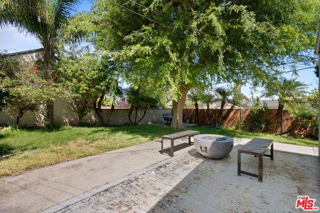 8420 Bleriot Avenue, Los Angeles CA: https://media.crmls.org/mediaz/65838baf-1d6e-4e8b-a4c4-c3c9bbc167db.jpg
