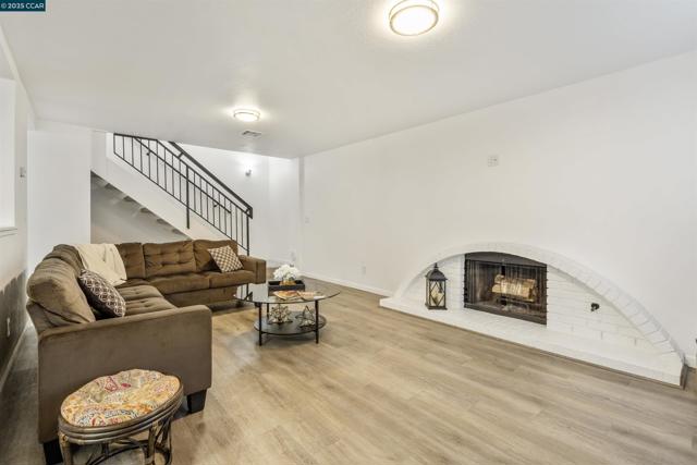 2593 El Portal Dr., San Pablo CA: https://media.crmls.org/mediaz/65839f62-4f74-4075-aa67-3ae1c3aa2f33.jpg