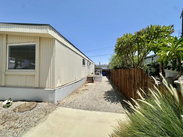 32660 Bloomfield Avenue, Thousand Palms CA: https://media.crmls.org/mediaz/6583bd93-b790-4a02-8595-1875d0b864e4.jpg