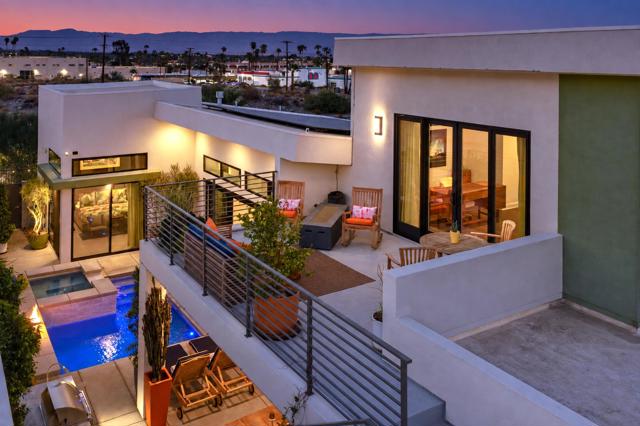 160 Obsidian Loop N, Palm Springs, CA 92264