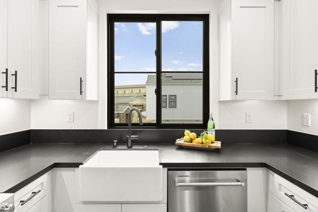 Detail Gallery Image 20 of 42 For 1303 Bergamo #201,  Encinitas,  CA 92024 - 2 Beds | 1/1 Baths