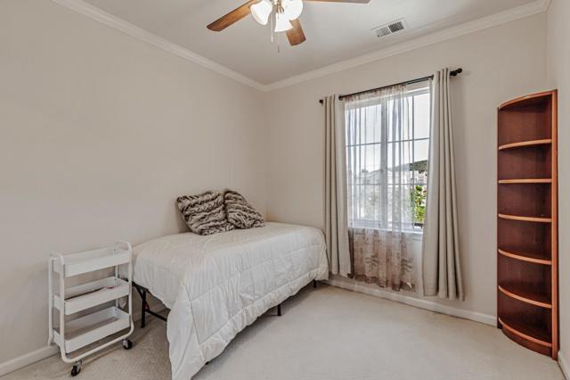975 Oak Brook Way, Gilroy CA: https://media.crmls.org/mediaz/6584f061-908a-4bc4-ae4b-894fc2f3f68a.jpg