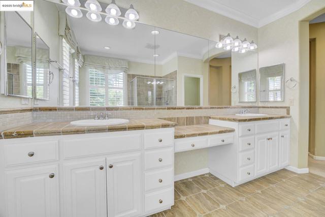 2743 Cathedral Cir, Brentwood CA: https://media.crmls.org/mediaz/65853ed7-e529-448f-b7cf-bcebdbd0fff0.jpg