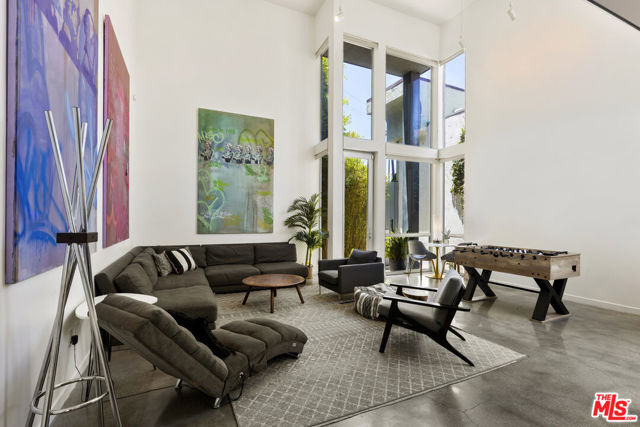 1410 Pacific Avenue, Venice CA: https://media.crmls.org/mediaz/6585fcd5-bc6b-4459-bc43-f1dea8dff7b2.jpg