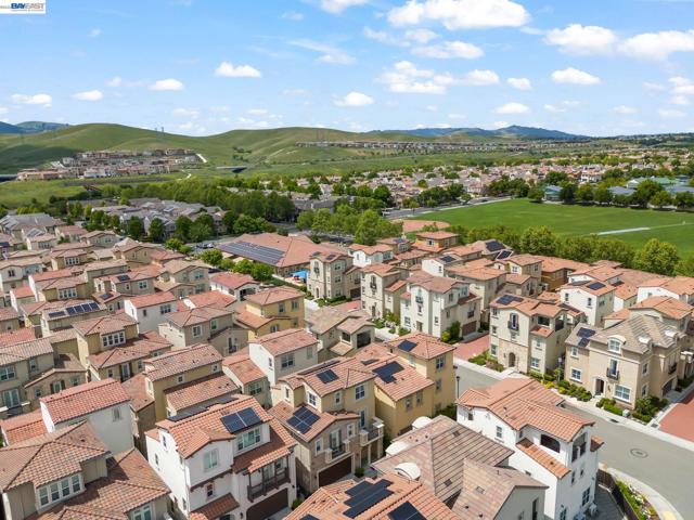 5119 Rowan Drive, San Ramon CA: https://media.crmls.org/mediaz/6587295c-a813-4e6a-b3ed-0120bb951004.jpg