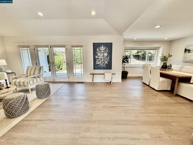 230 Vallecito Lane, Walnut Creek CA: https://media.crmls.org/mediaz/65880684-4437-40e8-adcc-ffbbc79b5dbb.jpg