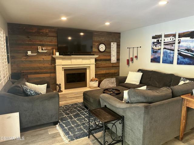 1961 Mccrea Road, Thousand Oaks CA: https://media.crmls.org/mediaz/6588180a-5ecd-4581-945a-4c042e02afbc.jpg