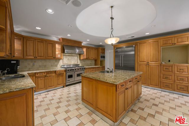 8760 White Oak Avenue, Sherwood Forest CA: https://media.crmls.org/mediaz/6588482e-aa3a-4f4c-a29b-629987501445.jpg