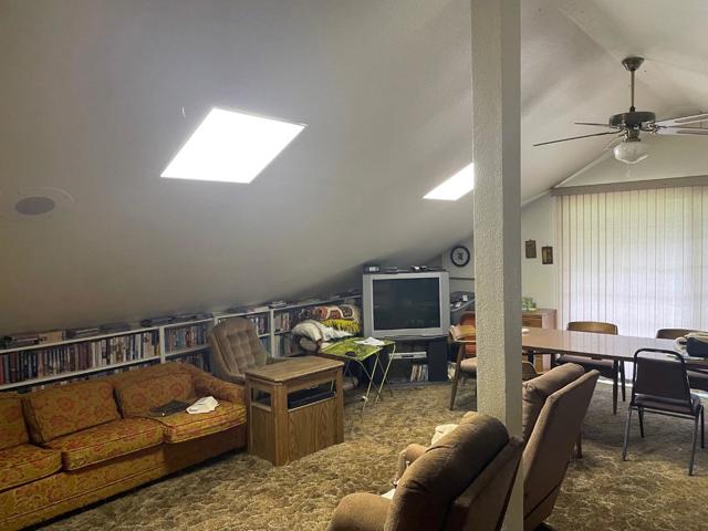 9395 King Road, Salinas CA: https://media.crmls.org/mediaz/65887c45-b2f0-4a46-85e1-c7ca8a0147f9.jpg
