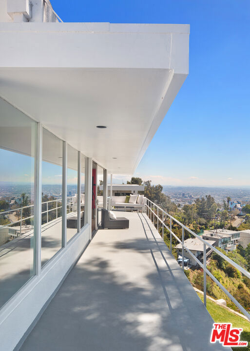 Image 2 for 1880 Blue Heights Dr, Los Angeles, CA 90069