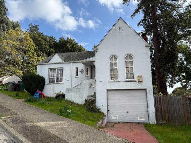 4621 Kaphan Avenue, Oakland CA: https://media.crmls.org/mediaz/6588c63c-4f13-4f44-85cb-eef934e3a7ec.jpg