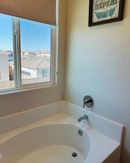2030 Rosewood Drive, Hollister CA: https://media.crmls.org/mediaz/658a0a76-1421-4dc2-9ac3-e9905378948a.jpg