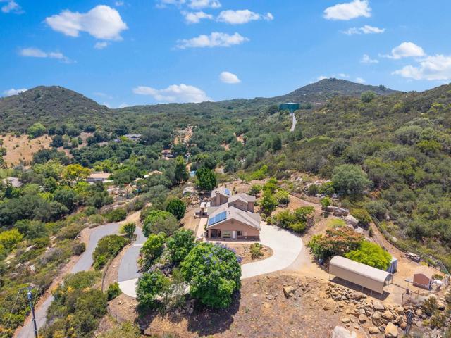 12443 Mirar De Valle, Valley Center CA: https://media.crmls.org/mediaz/658a922f-1244-43d1-b837-33cb79ca111e.jpg