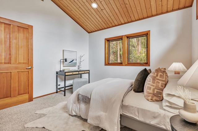 555 Avenue Portola, El Granada CA: https://media.crmls.org/mediaz/658aa0c4-2a5b-4b8e-87e8-1e979a2323cd.jpg