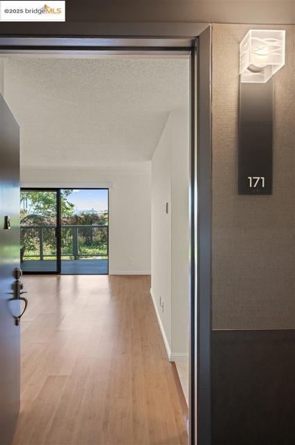 2 Commodore DR, Emeryville CA: https://media.crmls.org/mediaz/658b246a-2b47-4ee3-8dc4-2696f7e82c50.jpg