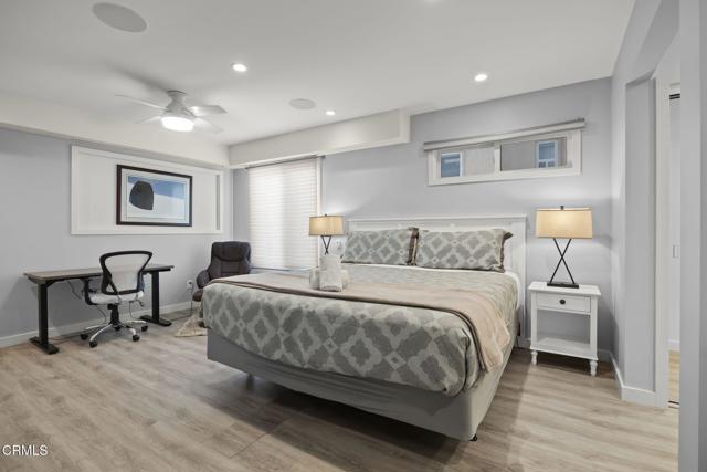 2924 Lakeshore Court, Oxnard CA: https://media.crmls.org/mediaz/658b3e13-64c9-4171-9107-4e450a411849.jpg