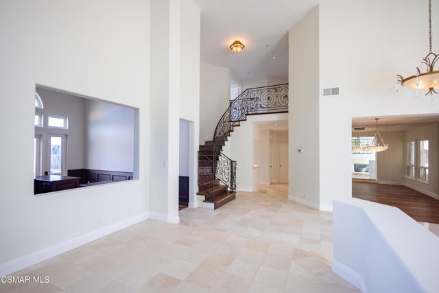 32715 Pacifica Court, Westlake Village CA: https://media.crmls.org/mediaz/658b5483-f4cf-4e55-b67c-4ac77bf3769d.jpg