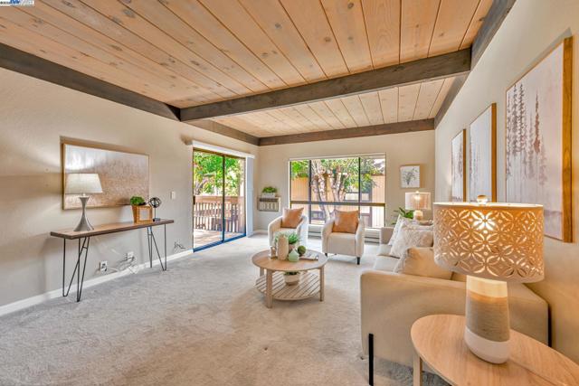 39090 Presidio Way, Fremont CA: https://media.crmls.org/mediaz/658b5cbd-17ea-4893-bdb1-472d0b572a5e.jpg