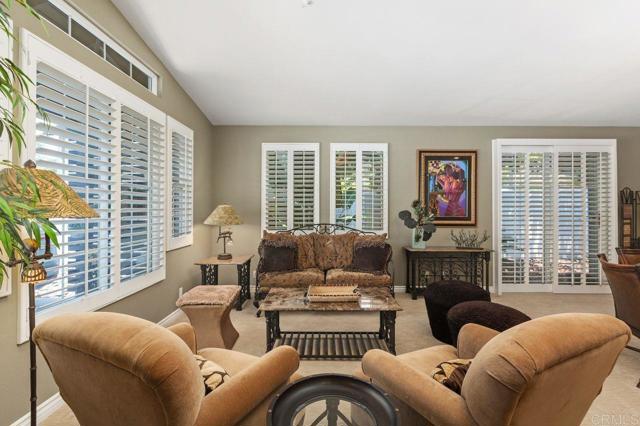 Detail Gallery Image 5 of 41 For 1034 via Reata, Vista,  CA 92081 - 3 Beds | 2 Baths