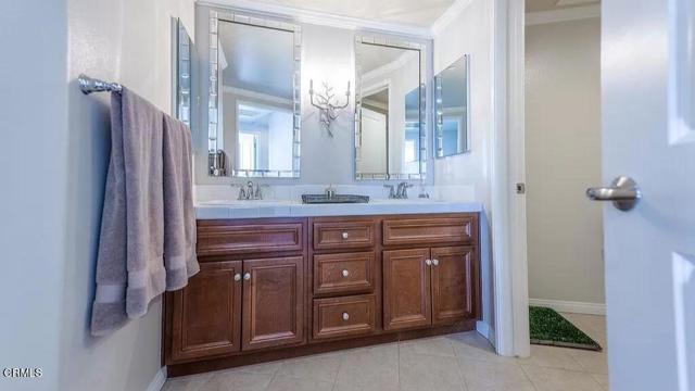 4346 Tradewinds Drive, Oxnard CA: https://media.crmls.org/mediaz/658c96a8-dbc0-4542-aa33-eecd1f49bd19.jpg