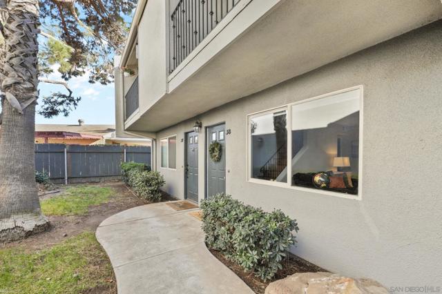 1045 Peach Avenue, El Cajon CA: https://media.crmls.org/mediaz/658ca5e5-adbc-48db-a31a-ea83049be5ae.jpg