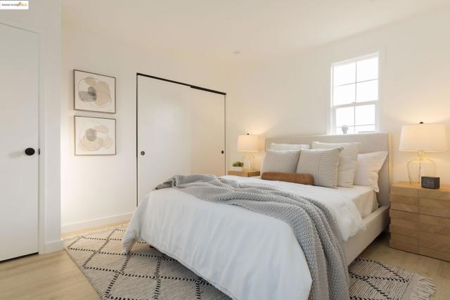 3508 Lyon Ave, Oakland CA: https://media.crmls.org/mediaz/658cd707-ced7-4271-b998-bb1124e58b85.jpg