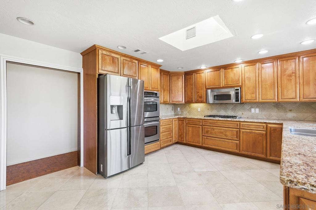 2448 Royal Crest - photo 13
