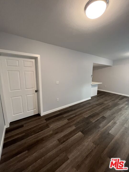 2232 W 24th Street, Los Angeles CA: https://media.crmls.org/mediaz/658d0925-ebc7-4150-946c-b0c8dfff5aa1.jpg