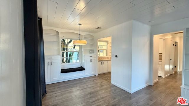 6257 Alcove Avenue, North Hollywood CA: https://media.crmls.org/mediaz/658d9c65-ee67-482d-bc0d-685c68b10e40.jpg