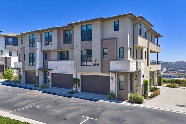 2921 Via Alta Pl, San Diego CA: https://media.crmls.org/mediaz/658dc60f-a761-43cd-8969-c58694b063df.jpg