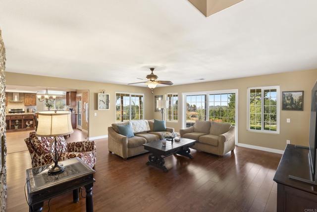 Detail Gallery Image 14 of 63 For 13658 Sage Mountain Lane, Jamul,  CA 91935 - 4 Beds | 3 Baths