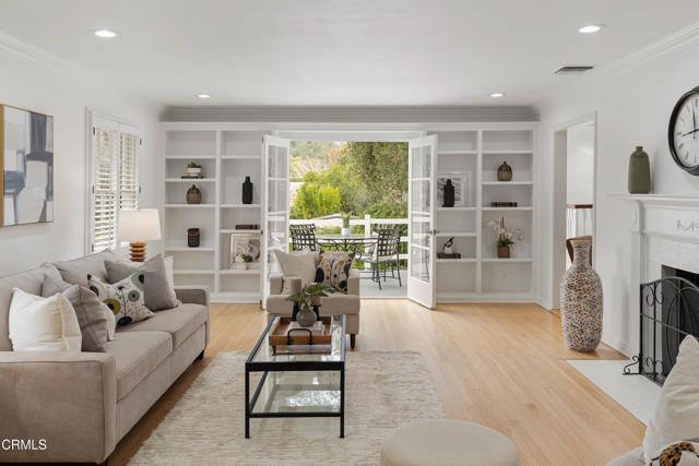 Detail Gallery Image 9 of 74 For 3232 Vickers Dr, Glendale,  CA 91208 - 3 Beds | 2 Baths